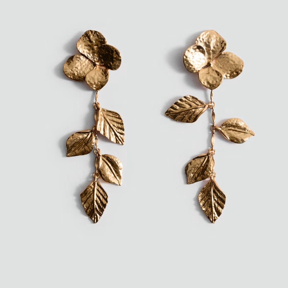 Mango Gold Floral Leaf Earrings